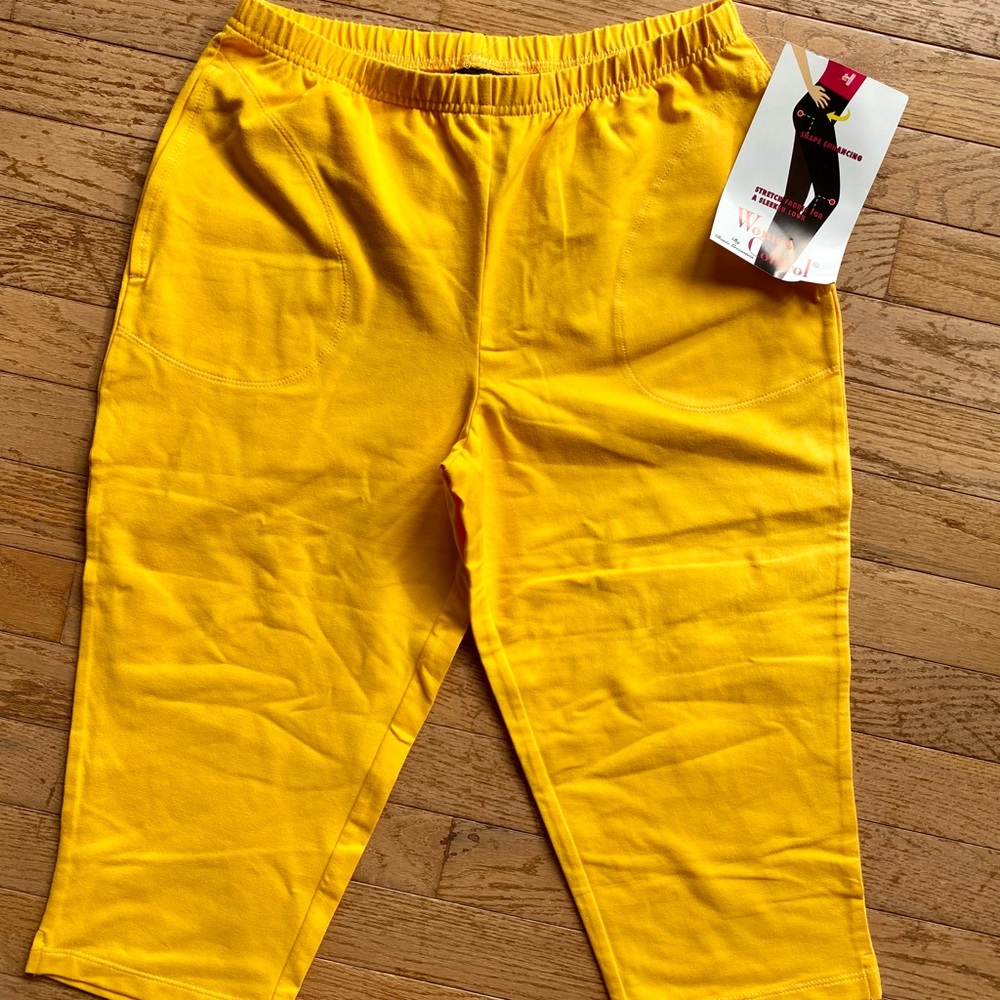 Women With Control Cropped Pants NWT